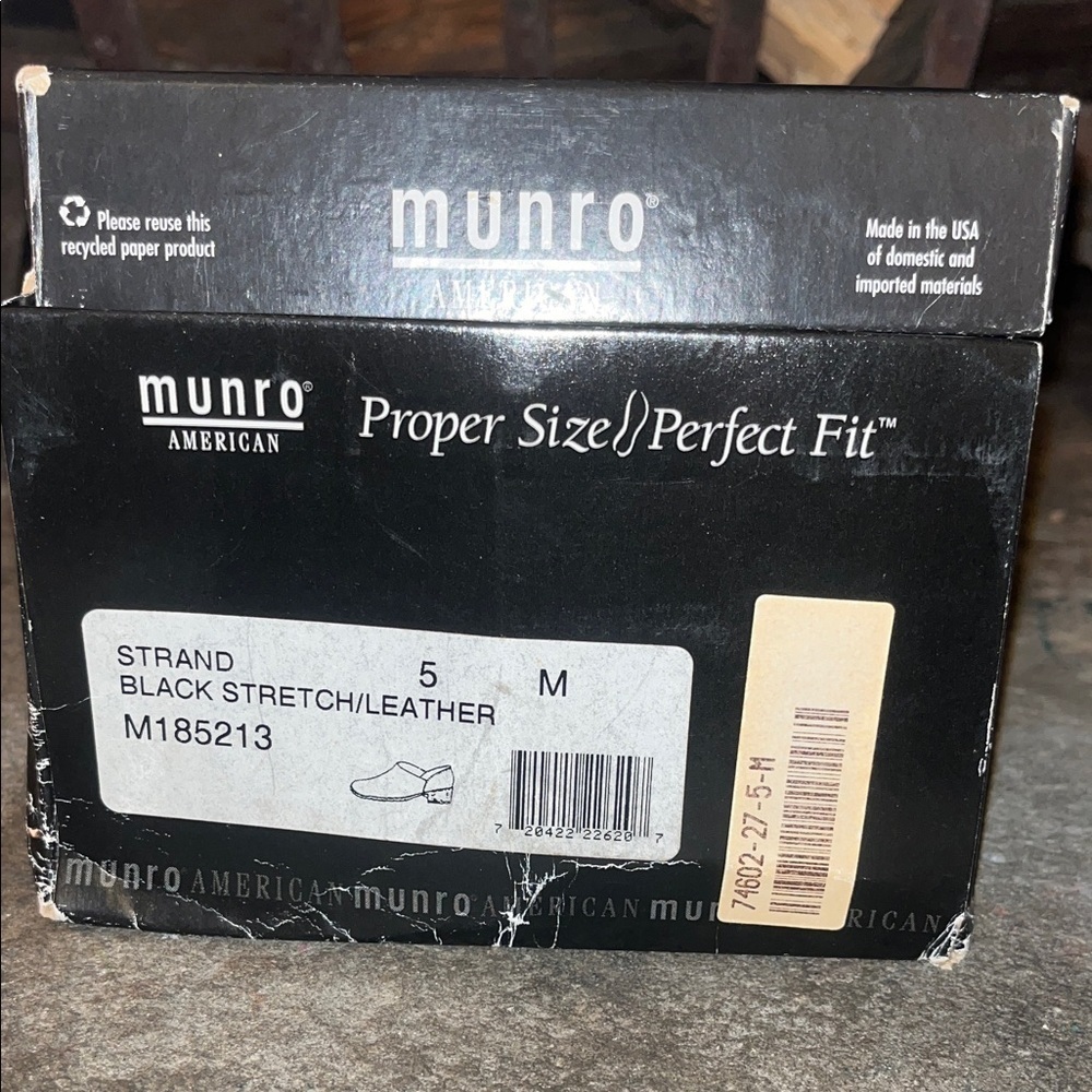 Munro Strand Black Stretch Leather Footwear - Picture 2 of 8